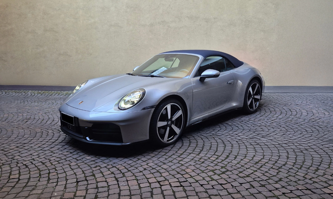 rent Porsche 911 Carrera 992 Cabrio rent Porsche 911 Carrera 992 Cabrio